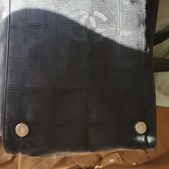 Chanel Travel Line Tote Bag in black nylon jacquard - Picture 13 of 16